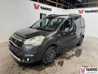 Coche accidentado Peugeot Partner  2018/8