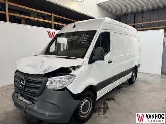 Vaurioauto  passenger cars Mercedes Sprinter  2020/11