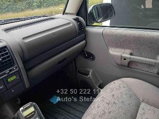 Land Rover Discovery  picture 16