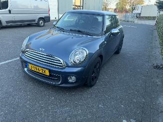 Vaurioauto  passenger cars Mini  1.6 2011/1