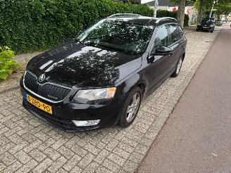 Schadeauto Skoda Octavia 1.6 TDI Greenline Businessline 2014/12