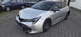 damaged passenger cars Toyota Corolla GR Sport 1.8L Hybride*Bi-LED adaptive*DAB*parkeer assistent*Camera*Navigatie*Apple CarPlay*Sportstoelen 2024/10