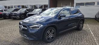Voiture accidenté Mercedes GLA 200d 2022/6