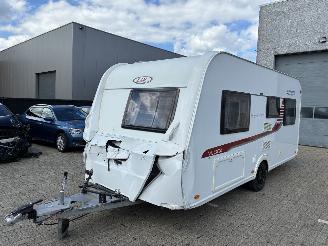 krockskadad bil caravan LMC  LMC Musica 470D 2016 Mover 2016/7