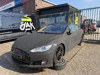 Damaged car Tesla Model S NO PAPERS !!!  85 Signature Performance 2013/1