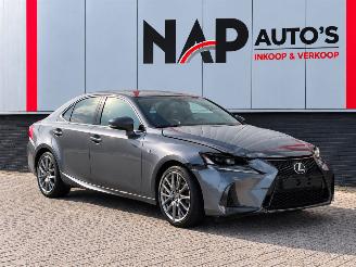skadebil auto Lexus IS G Sport 300h Hybrid 2018/1