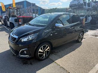 Damaged car Peugeot 108 1.0 AUTOMAAT 2019/4