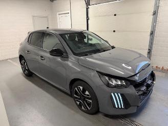 krockskadad bil auto Peugeot 208  2025/4