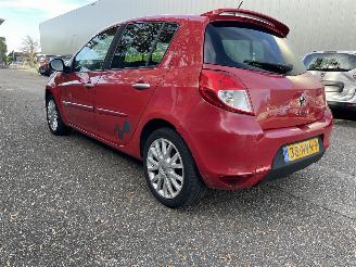 Damaged car Renault Clio 1.2 5drs 2010/11