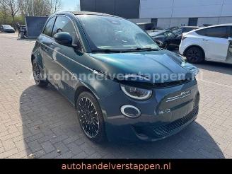 Schadeauto Fiat 500E 500 e La Prima 87KW  Cabriolet 2020/12