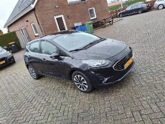 Voiture accidenté Ford Fiesta 1.0  hybrid  92kw  navi clima  titanium 2023/10