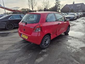Coche siniestrado Toyota Yaris 1.0 12v 2006/7
