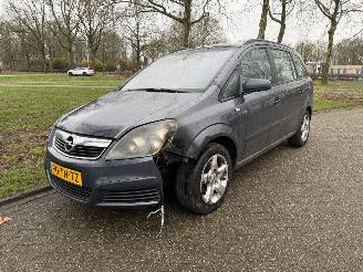 Schadeauto Opel Zafira  2006/1