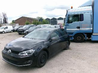 skadebil auto Volkswagen Golf 1.2 Allstar - 5 Drs 2017/2