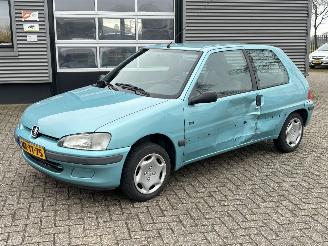 uszkodzony samochody osobowe Peugeot 106 XN 1.1 1996/4