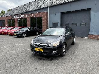 Voiture accidenté Opel Astra 1.4 Edition 2012/8