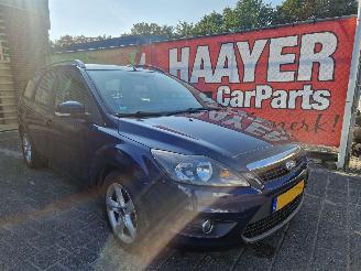 damaged passenger cars Ford Focus 1.6 comfort 2011/4