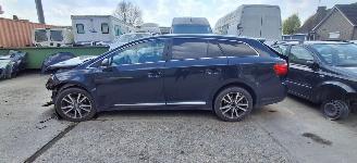 demontáž osobní automobily Toyota Avensis  2012/4