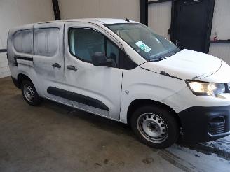 Sloopauto Peugeot Partner 1.6 HDI 2022/12