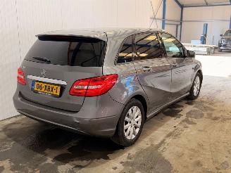 Unfallwagen Mercedes B-klasse 1.6 B-180 BlueEFFICIENCY Turbo 16V Hatchback  Benzine 1.595cc 90kW (122pk) FWD 2012/5