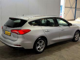 škoda osobní automobily Ford Focus 1.0 Ti-VCT EcoBoost 12V 100 Combi/o  Benzine 999cc 74kW (101pk) FWD 2020/4