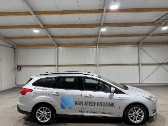 Voiture accidenté Ford Focus 1.0 74kW Lease Edition 2017/11