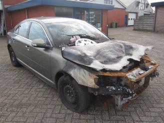 damaged passenger cars Volvo S-80 1.6d sedan 2010/4