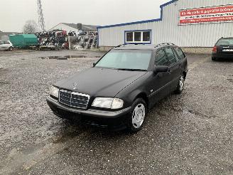 disassembly passenger cars Mercedes C-klasse W202 240 Onderdelen Zwart 197 112910 Motor 1998/5