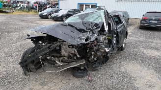 Salvage car Volkswagen Passat 2.0 2009/1