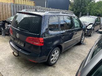 Coche siniestrado Volkswagen Touran  2011/10