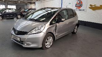 Unfallwagen Honda Jazz 1.3 VTEC 16V HYBRID AUT  ELEKTRISCH BENZ 1.339CC 75KW 102PK 2014/3