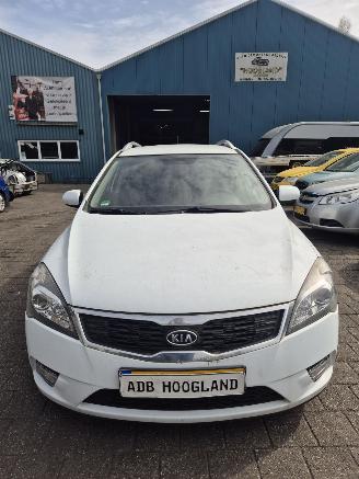Salvage car Kia Cee d Sporty Wagon (EDF) Combi 1.4 16V (G4FA) [66kW] 5-BAK 2010/1