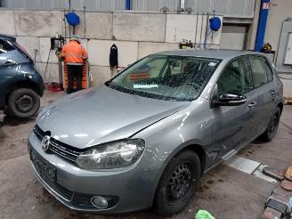 Salvage car Volkswagen Golf Golf VI (5K1) Hatchback 1.6 TDI 16V (CAYC(Euro 5)) [77kW]  (02-2009/11=
-2012) 2011/6