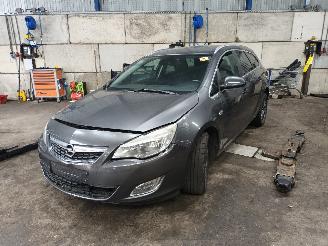 Dezmembrări autoturisme Opel Astra Astra J Sports Tourer (PD8/PE8/PF8) Combi 1.4 Turbo 16V (A14NET(Euro 5=
)) [88kW]  (10-2010/04-2016) 2011/3