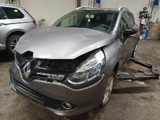 Dezmembrări autoturisme Renault Clio Clio IV Estate/Grandtour (7R) Combi 5-drs 0.9 Energy TCE 90 12V (H4B-4=
00(H4B-A4)) [66kW]  (01-2013/08-2021) 2014/4