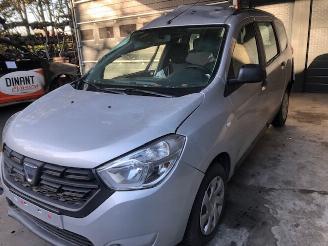 Auto da rottamare Dacia Lodgy 1600CC - 75KW - BENZINE 2018/11