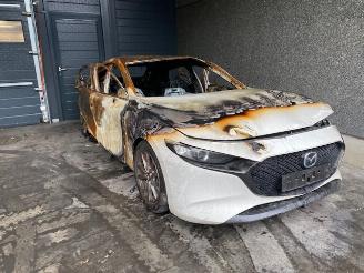 disassembly passenger cars Mazda 3 2.0 Benzine Hybride 2020/1