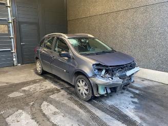 Salvage car Renault Clio Clio III Estate/Grandtour (KR) Combi 2008 / 2013 1.5 dCi FAP Combi/o  Diesel 1.461cc 65kW (88pk) FWD 2011/1