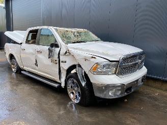 Dezmembrări autoturisme Dodge Ram Pick Up 1500 Crew Cab (DS/DJ/D2) Pick-up 5.7 Hemi V8 4x4 Pick-up  Benzine 5.654cc 295kW (401pk) 4x4 2014/8