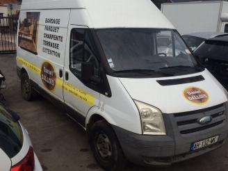 Voiture accidenté Ford Transit  2006/11