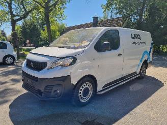 Damaged car Peugeot Expert BlueHDI 100 L3 Airco Navi 2023/8