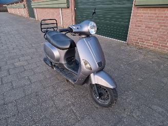 dañado ciclomotor Turbho  RL-50 VESPA LX LOOK A LIKE MODEL 2018/8